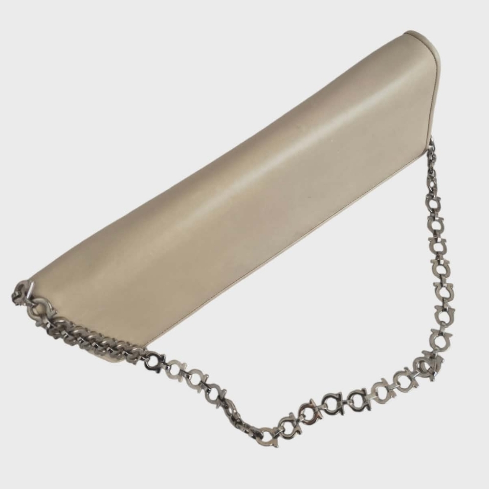 Salvatore Ferragamo Cream Leather Shoulder Bag - Picture 4 of 16